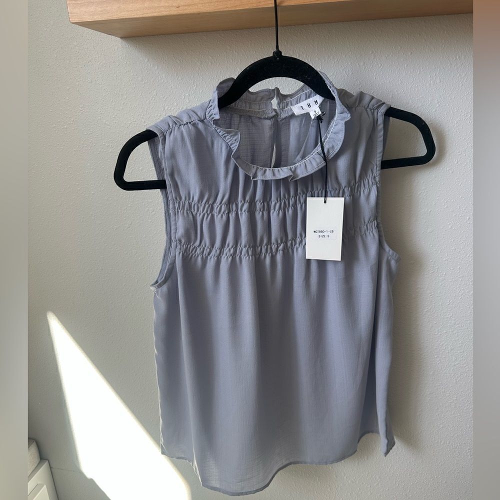 NEW WITH TAGS WOMENS TOP SIZE SMALL